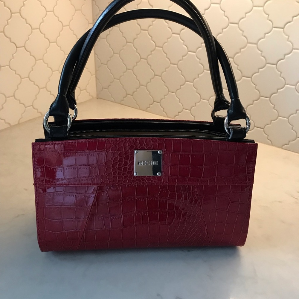 This is a Miche classic shell.